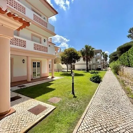 Casa Lesarlo - T3 Luxury, Garden, Pool - D'el Rey Lejlighed *